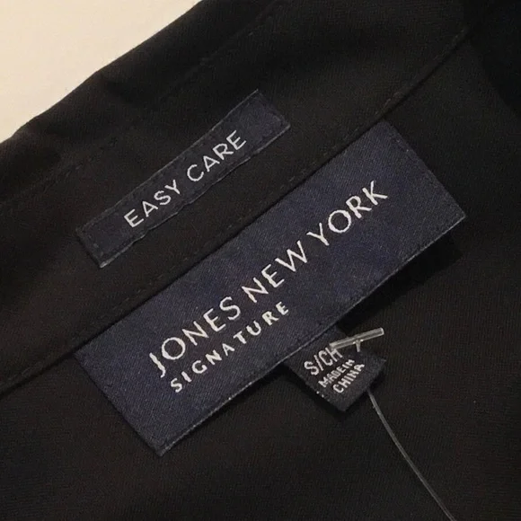 Jones New York Signature Easy Care Button Down Shirt - Picture 4 of 11